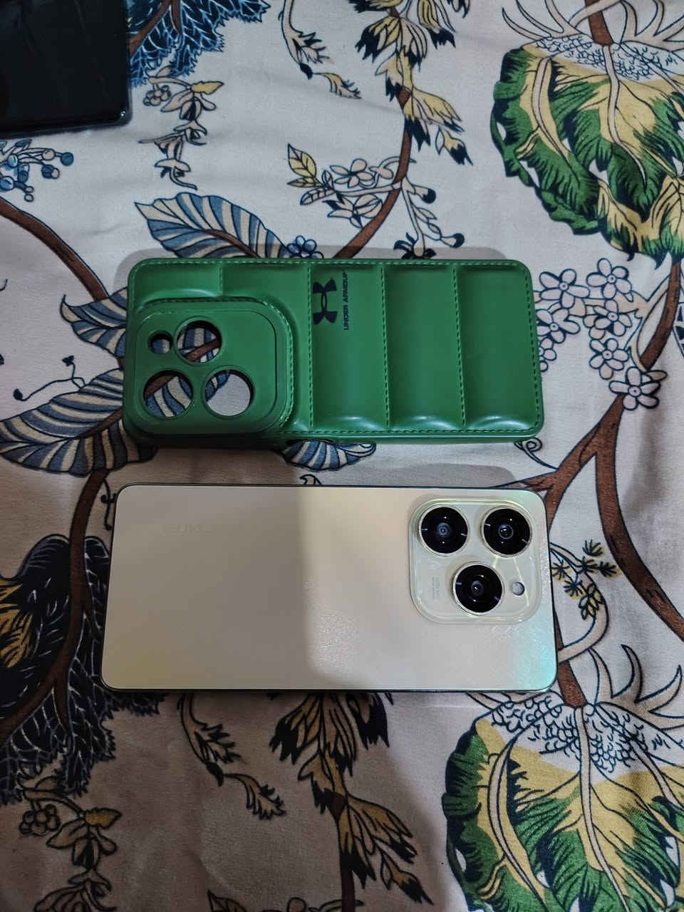 السلام عليكم
جهاز للبيع تكنو سبارك  20 برو ذاكره 256 العشوائيه 8+4 جهاز مكفول السعر 180
 ***********
