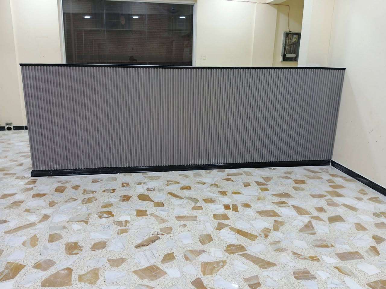 سلام عليكم خلفه صباغ اشتغل جميع انواع الأصباغ والديكور الداخلي والخارجي اتصل وبل خدمه ***********
