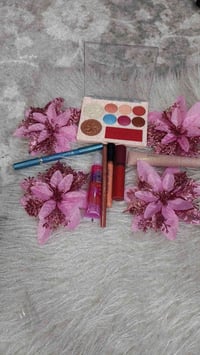 بكج عيد الحب • مكياج • هدية