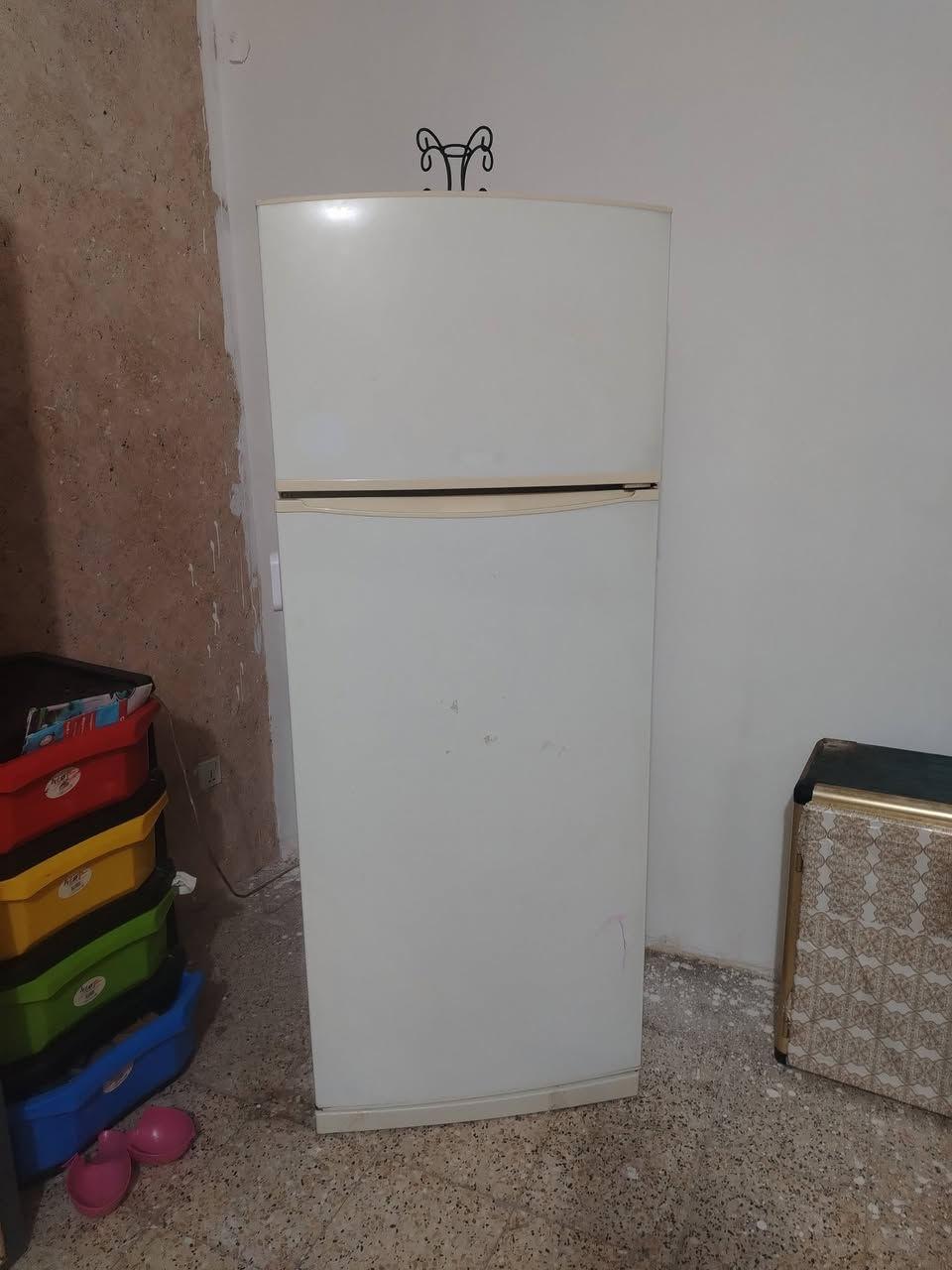 السلام عليكم ثلاجه للبيع سعرها 200 مكانها سبعه نيسان الزراعي
***********
