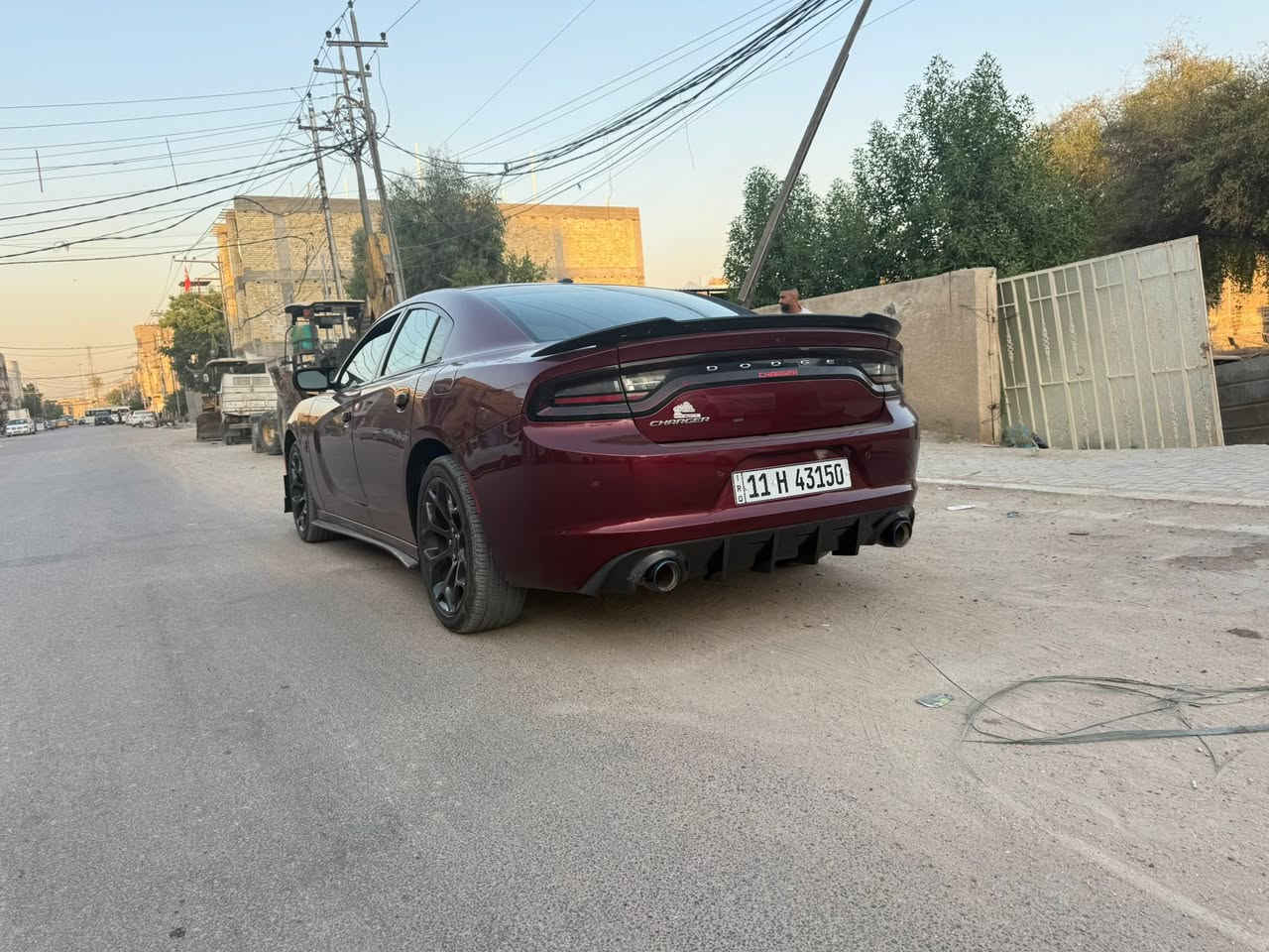السلام عليكم جارجر sxt plusموديل 20 اللون كرزي وارد امريكي حادث خشم البنيد صبغ شي قليل من البنيد شخط باب السكن والخلفي من امريكا  مكينه كير تبري صدر كفاله المكينه 3600 ماشيه 45 الف ميل السياره كشن كهرباء خزن ميموري تدفه تبريد الكشن فتحه بالسقف السياره كامل مواصفات السعر 240 ورقه وبيها مجال بسيط للاستفسار الاتصال على الرقم ***********
