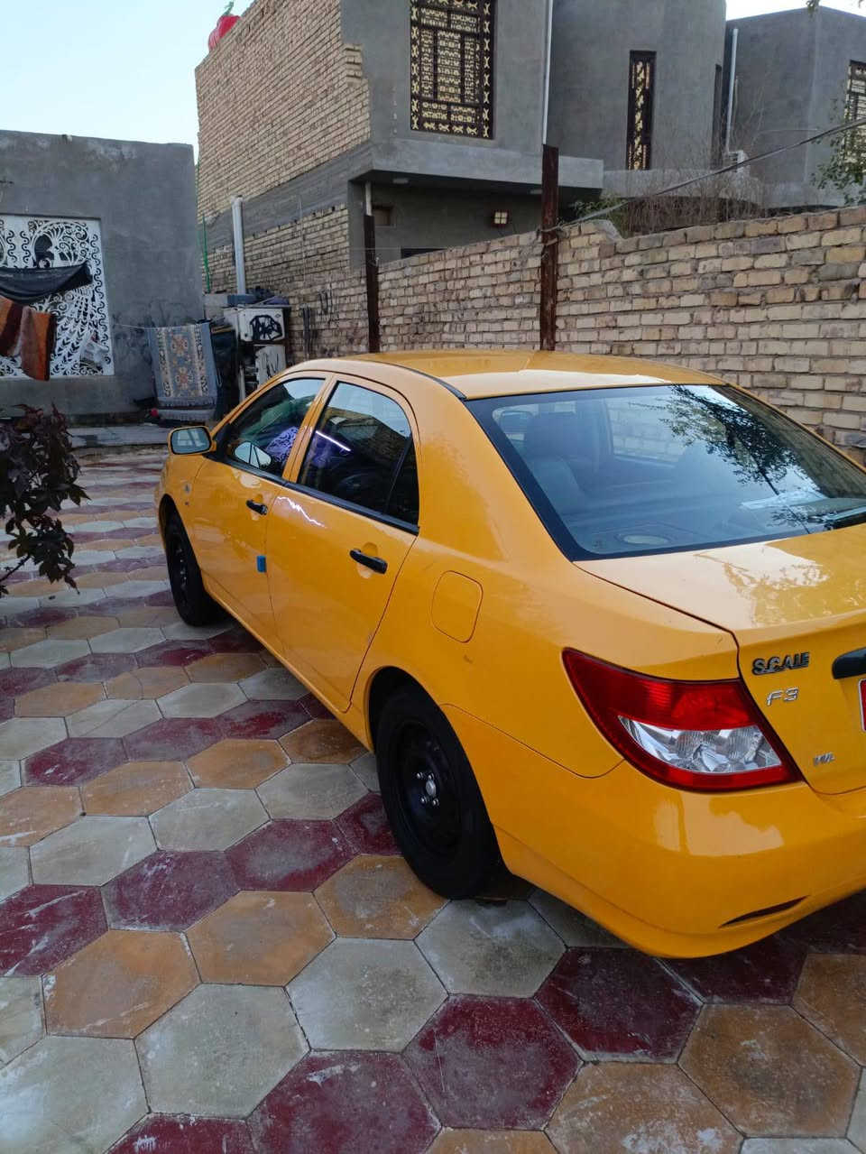 السلام عليكم بي واي دي f3
2019  سنوية مجدد غير ساقطة حرة
الضرر بنيد وجاملغ غير عابر 
السيارة جاهزة تختم تاير 
مصفرة هيئة وغرامات 
العنوان الديوانية 
الرقم الأستفسار ***********
