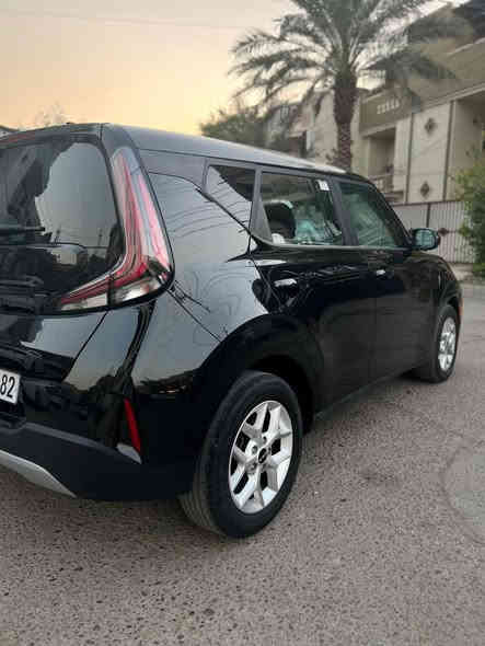 السلام عليكم 
لبيع كيا صول موديل ٢٠٢٣
رقم اربيل ترقيم جديد تريد تحويل تريد وكاله حاضر
موصفات s
وادار امامي 
رادار خلفي
رادار جانبي
تحديد مسار
دشبول دجتل
ثلاث وضعيات قياده
ويل كب كروم
محرك ٢٠٠💪🏽💪🏽💪🏽
حادثهه صبغ بنيد وجاملغ فقط  
مكانهه بغداد الكاظمية جكوك
السعر١٥٠$
هاتف ***********
