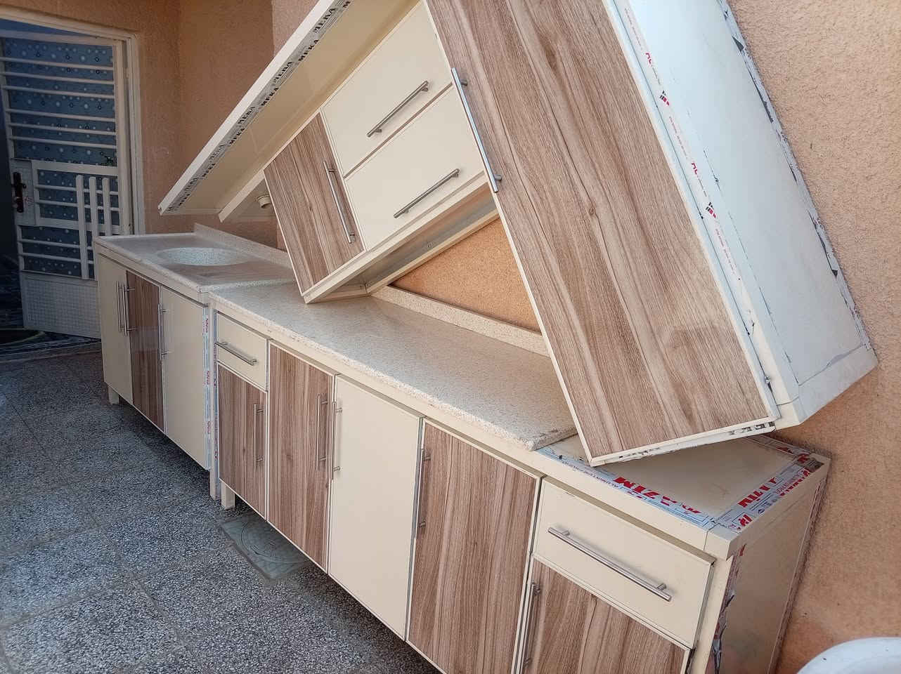 كاونتر البيع كله مرمر تزكاَم ألمنيوم محشه خشب قوي نضافه 100 بل 100  سعر ٦٥٠ قفل


**إذا كنت صاحب هذا الإعلان وتريد حذفه لأي سبب، رجاءا أرسل رسالة إلى الدعم الفني**