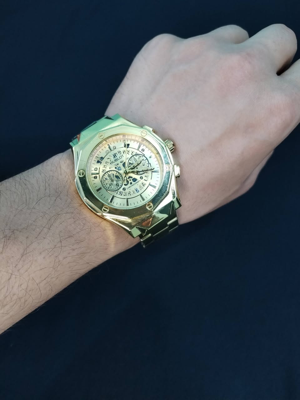 ساعة من ماركة هوبلوت (Hublot)
مقاومة للماء والخدش + عداد شهري


**إذا كنت صاحب هذا الإعلان وتريد حذفه لأي سبب، رجاءا أرسل رسالة إلى الدعم الفني**