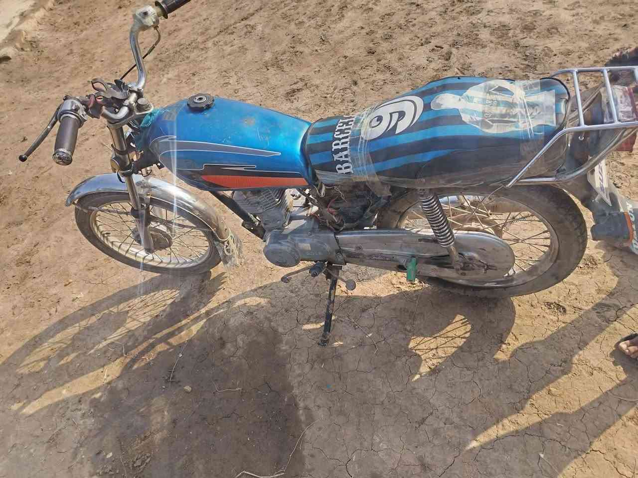 دراجه للبيع نامه 2015 وراق كامله ديالى ناحيت السلام العنبكيه عله طريق دله عباس اتصل وبيك خير وتدالل ***********
