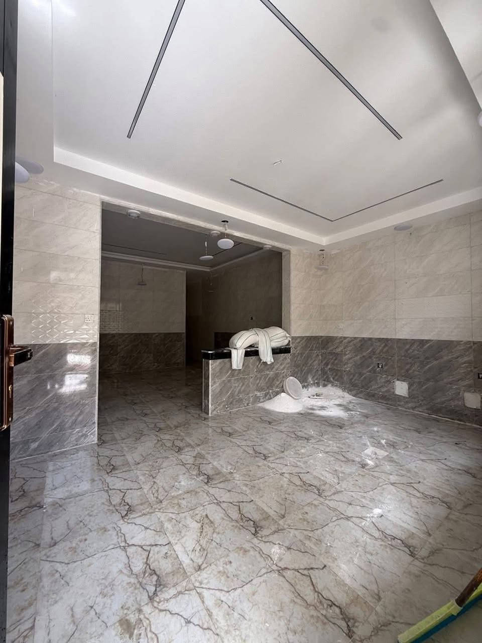 🔴 داران للبيع 🏘🔑🔑FOR SALE

🔴 فرصة استثمارية 

🔴الموقع👀حي البكر قرب شارع الكنيسة

🔴 ملك صرف طابو الزهور

🔴مساحة الدار ( 100 ) متر

🔴الواجهة (5) متر

🔴 طابقين بناء حديث معزول بالكامل 2026 

🔴الطابق الأول يتكون من غرفتين نوم وهول ومطبخ وصحيات.. 

🔴 الطابق الثاني يتكون من غرفتين نوم وهول وصحيات... 

🔴 الوارد الشهري مليون و 400 الف 

🔴للأستفسار عن عروضنا العقارية المتميزة وأسعارها ⤵️مراجعة

          🎖تاج الملوك للعقار🎖
     

🔴العراق↔️الموصل↔️ حي البكر سايدين كنيسة تايتنك مقابل البسة الأصدقاء أو ألتواصل معنآ ⤵️على الارقام
☎️(***********) ابو حسن
☎️(***********) ابو حسن
☎️(***********) ابو عماد 
☎️(***********) ابو عماد
