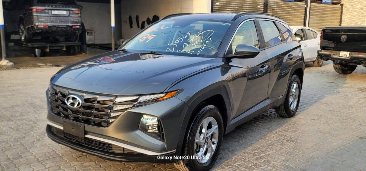 توكسان 2023 بدون رقم امريكي حادثها بابين فقط مواصفات(  تشغيل عن بعد بصمة تشغيل بصمة ابواب دخول ذكي تدفئة كشنات كراسي جلد جنطة وكراسي كهربائية فور ويل قيادة ذاتية وهواي مواصفات بعد) 
مكانها حلة قرب جسر بتة 
للاتصال *********** حلة, بابل
