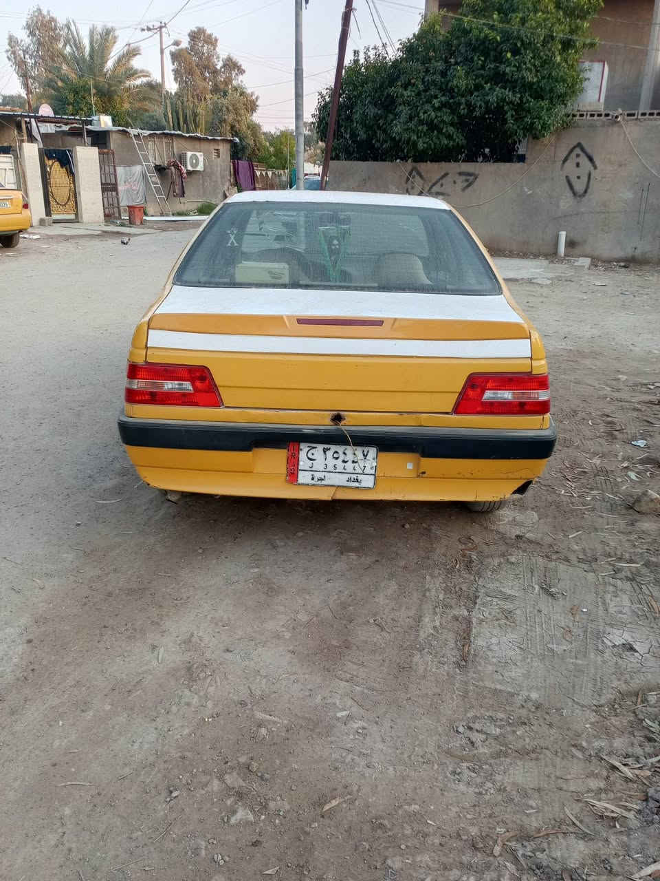 السلام عليكم بيجو 405
موديل2015 سنوية لل28مصفرة هيئة وغرامات رقم بغداد الماني  المكينة بيها دخان ابيض كايمة مادري لاستيك ولف بدون راعي راعيها شايل ماندلة وين بس بل كرخ السعر15 مكاني بغداد التاجي ***********وتساب
