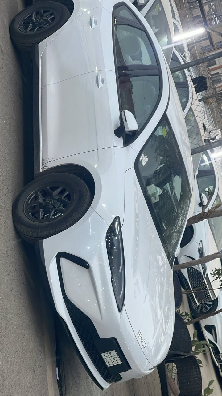 السلام عليكم 
سيل فايف زيرو بيع او مراوس 
داخل ابيض موجوده كافة غراضها 
السعر جوه السوك 17900
العنوان بغداد البياع 
***********
