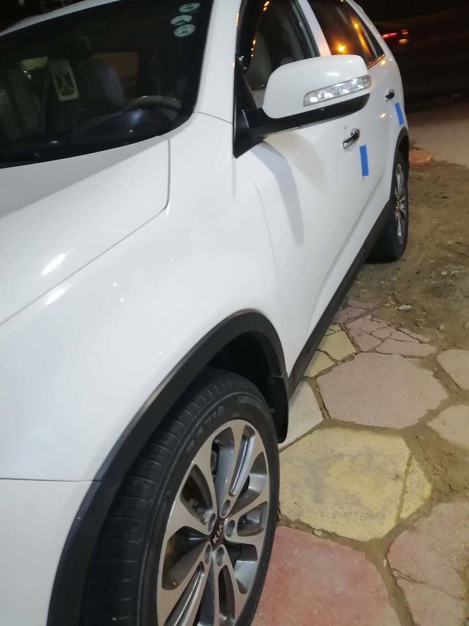 سلام عليكم للبيع سورنتو ١٥ خليجي بسمي محرك ٢٤٠٠ جي دي بلاد ٧راكب ٣قطع تبريد بصمة تشغيل بصمة بيبان تحكم استيرن وبيه هواي موصفات بيهه صبغ جاملغ وبنيد بدون دواخل رقم أربيل انكليزي جديد بسمي سنوية ل ٣٠ سياره حلوه احله من الصور السعر ١٦٠ وبيه مجال قليل التصال على رقم ***********
