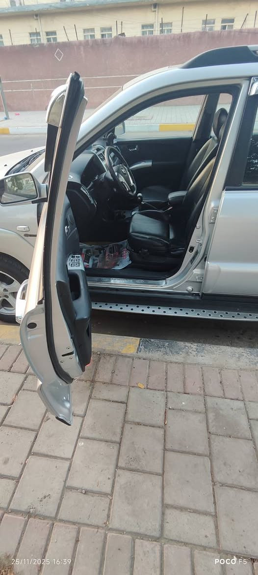 سلام عليكم سبورتج للبيع موديل 2009 
مال جناي رقم بغداد مشروع وطني 
السيارة باسمي تحويل مباشر 
السعر 120 وبيها مجال
مكاني بغداد
***********
المواصفات

مكينة نظيفة 2000c دوش
يدات الباب والسستم نيكل 
فتحة سقف
حساسات خلفية
تحكم تبريد بيانو
مري شفط
تدفئة كشنات
تحكم استيرن ومايك
نظام Abs يعني اربع دسكات
دبل صالنصه
مواصفات كير عادي و اوتو 
تقفيل ذاتي
زجاج السائق auto ضد لمس اليد يعني ترجع تنزل
جكها و حتى السبير السياره جدا نضيفه
ماشية 182000km
 وتبريد منظومه جديده ثلج وتدفئة
بيها بارد بسيط باب السايق صفحة الجاملغ  فقط
وسونار موجود
