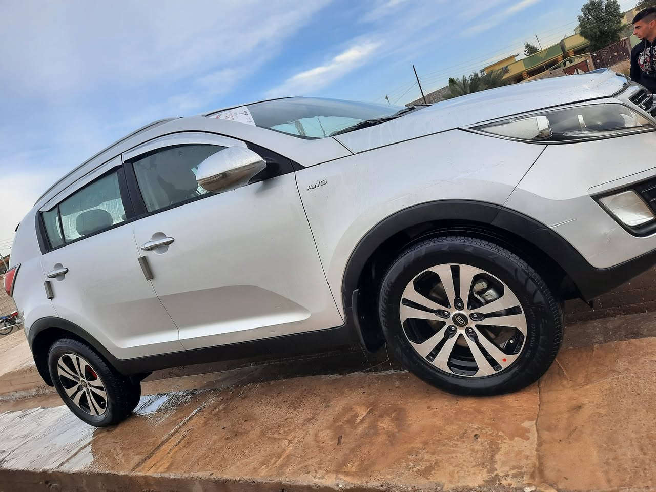 سبورتج 2014 للبيع مكينة 2400 فول فور ويل سيارة خليجي كفالة عامة ب155 وبيها مجال ***********
