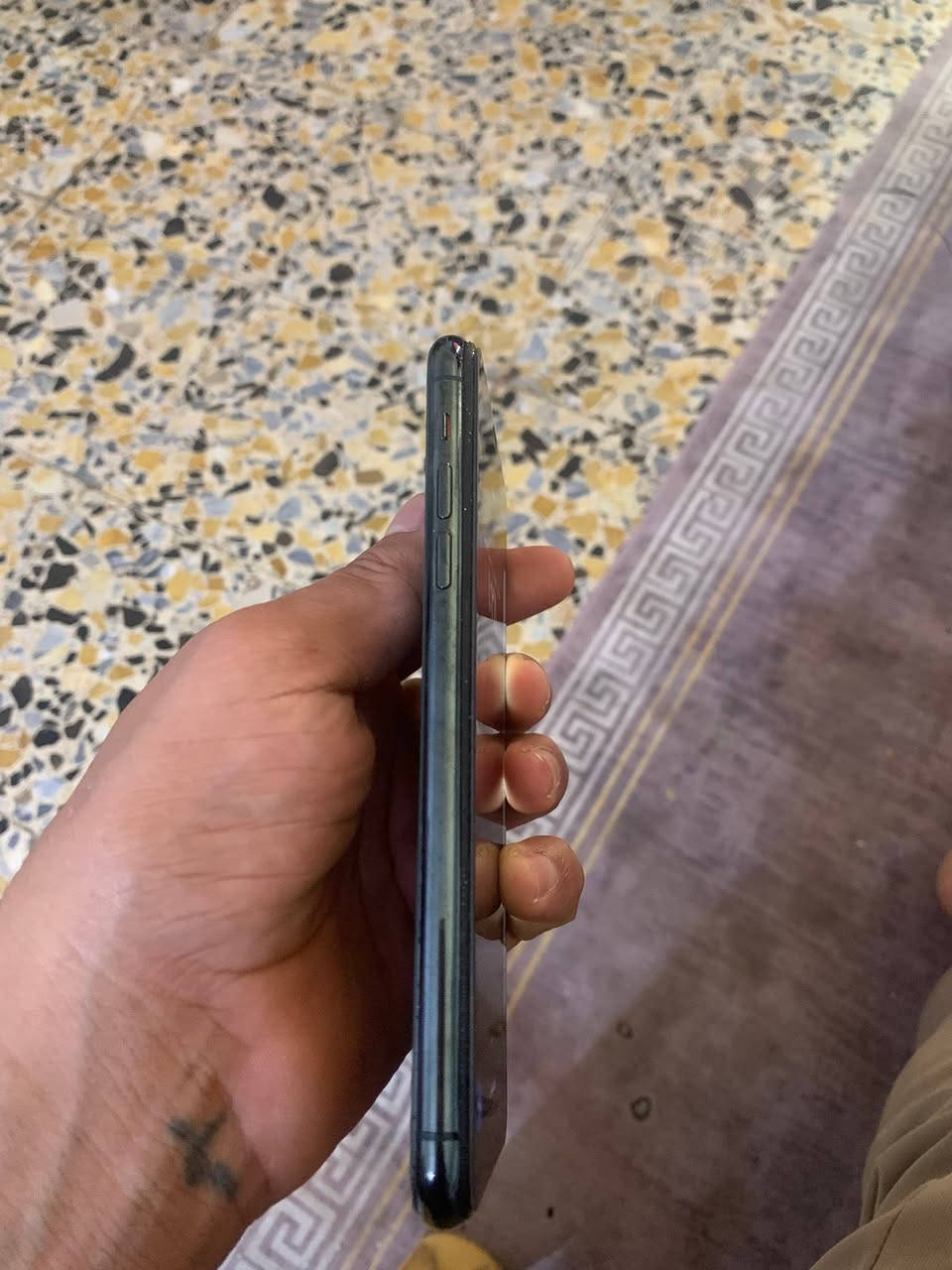 السلام عليكم ايفون ١١برو ماكس بطارية مبدلة وشاشة نوعية فول جهاز كله شغال نظيف مال بيت اخو الجديد تعال افحص وبخدمتك عارضه ب٢٧٥ بي مجال بسيط  رقمي بي وات ساب ***********
