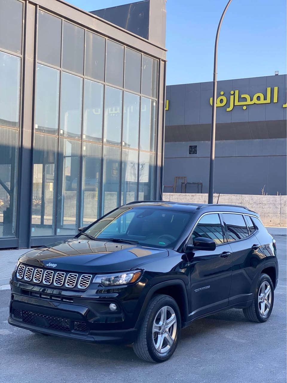 جێب کۆمپاس شکڵ نوێ 2023
فول مواسەفات تەنها پانۆراما نیە
2000 تۆربۆ 4 پستۆن
جاملغی لای سایەق گۆڕاوە بە بیلاد 
جاملغی لای سەکن بۆیاخە بێ ئێرباگ بێ ناوگرتن ٪100 
14 هەزار میل رۆشتووە
ژمارە کاتی مەجالی ٩٠ ڕۆژی هەیە بۆ ڕەقەم کردن
*********** السليمانية, العراق
