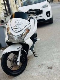 للبيع دراجه بيسي اكس HONDA PCX  الجيل الأول  gf ياباني  الدراجه 125 مو...