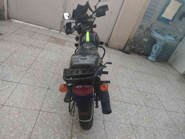 سلام عليكم بوكسر ٢٢ شهر ٢ مرقم بغداد لوحات انكليزي مبدل كلجات وبيها دخان خفيفه بس اول مشغلها استعمال شخصي قليل اطلع بيها لبيع سعر مليونين وبيها مجال بسيط ***********
