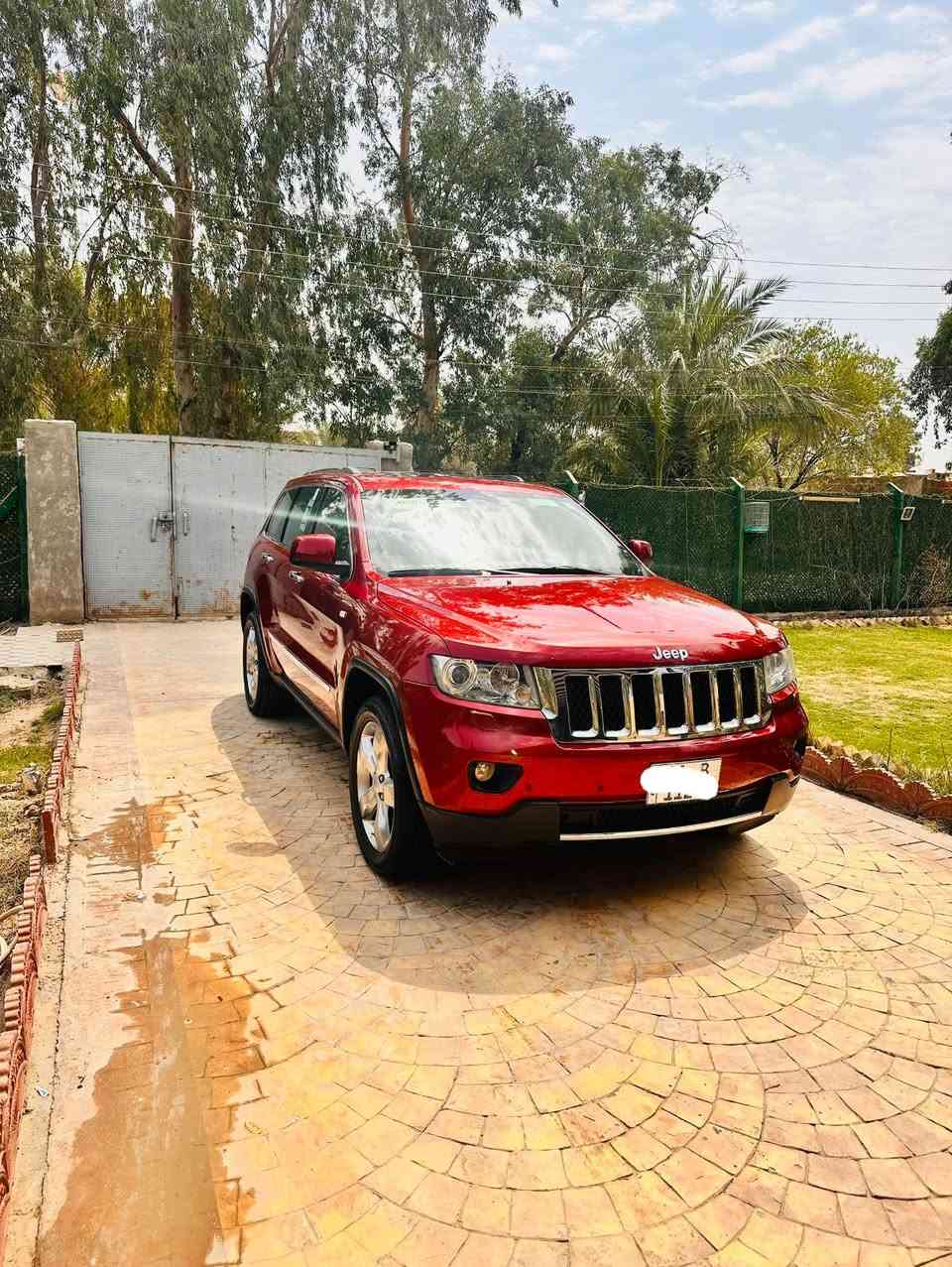 سلام عليكم /جيب /2012/ V8سلندر اوفرلاند خليجي مكفوله فقط جاملغ الايمن بارد اقل الشبر بدون صبغ   باقي السيارة مكفوله من الصبغ ولتبديل سيارة جديدة گير محرك خير من الله

المواصفات اوفرلاند 1/1 
5انضمه قياده
4*4
 بصمه تشغيل+بصمه ابواب
كشنات كهرباء +تدفئه+تبريد
ستيرن تدفئه+تحكمات 
تبريد ثلج❄️+تدفئه
جنطه شفط كهرباء
حساسات اميميه+خلفيه
كامره خلفيه
لايت ثلجي
 نضام جگات بلادي تصعد وتنزل
ويل 20كروم
رقم بغداد الجديد شبه مميز
بعد بيها هواي مواصفات معروفه ال اوفر لاند
السعر 190وبيها مجال
الرقم ***********
