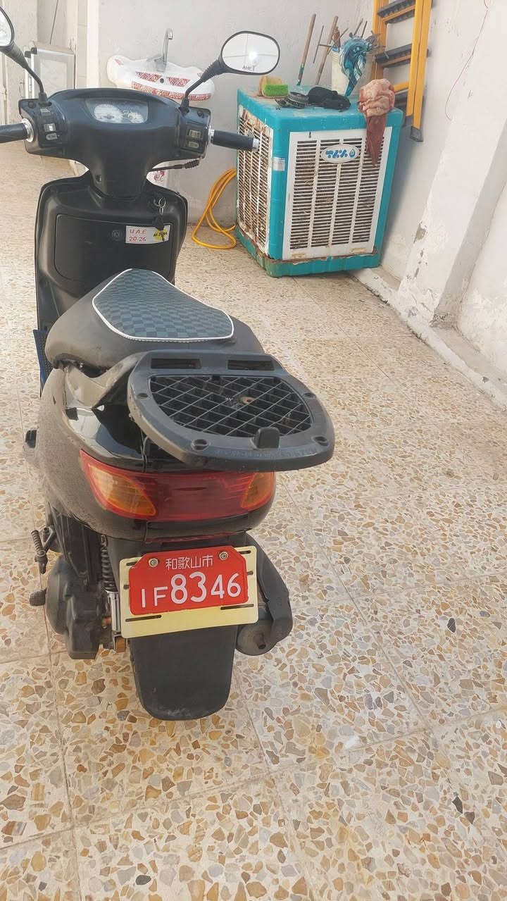 سلام عليكم  دراجه فراشه  للبيع  نضيفه كهربايات كله شغاله نكره سلف العده مراوس اب كامكو نضيفه السعر375 المكان النجف ***********
