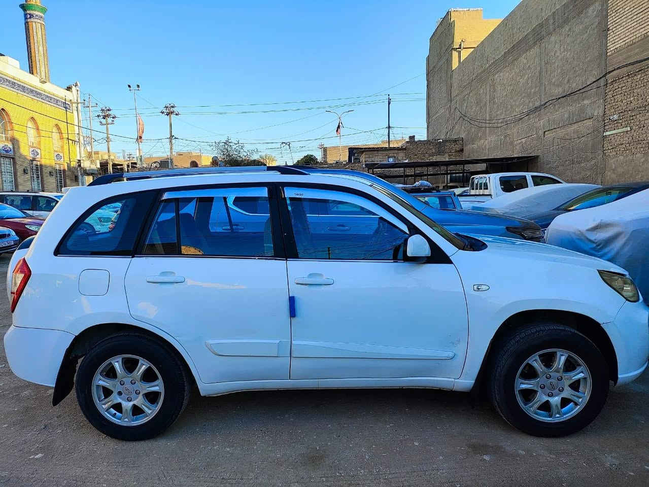 السيارة شيري تيكو موديل 2013 كير كهربائي
كير محرك تبريد كلة شرط وجديد
السيارة بي صبغات بعد تصليح الخياسات 
السيارة جاهزة ماعايزة برغي 
شاشة وتاب بنفس الوقت كامرة دوارة ابعاد كاملة 180 درجة 
السيارة رقم قادسية بسمي سنوية 2026
السعر ٦٠ ومجال قليل 
الرقم *********** النجف, العراق
