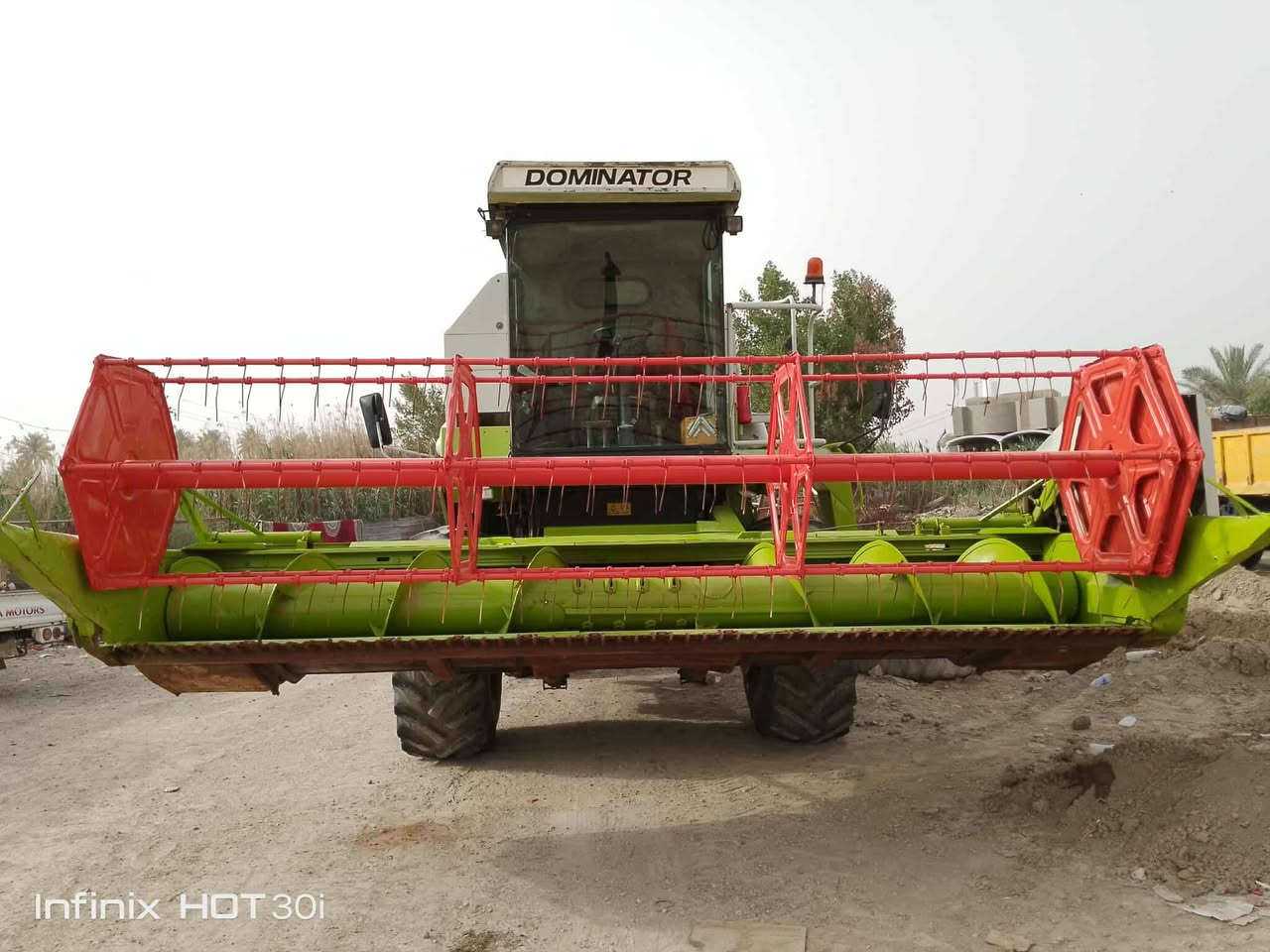 السلام عليكم
حاصوده كلاص للبيع موديل 2005 رقم نكليزي باسمي 
المكينه مكفوله كفاله  عامه جاهزه للعمل لاستفسار اتصال على الرقم ..***********
