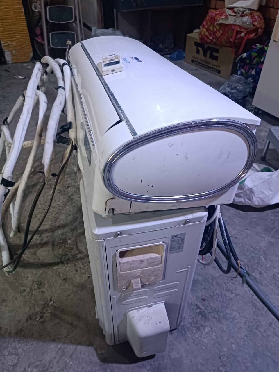 سبلت نوعSAMIX حجم ١طن انفرتر اسمارت تحكم ديجيتال غاز ٤١٠ شركه مقفل شرط تشغيل مع كامل ملحقاتها السعر ٢٥٠ الف للتصال ***********واتساب ماسنجر فايبر دهوك, العراق
