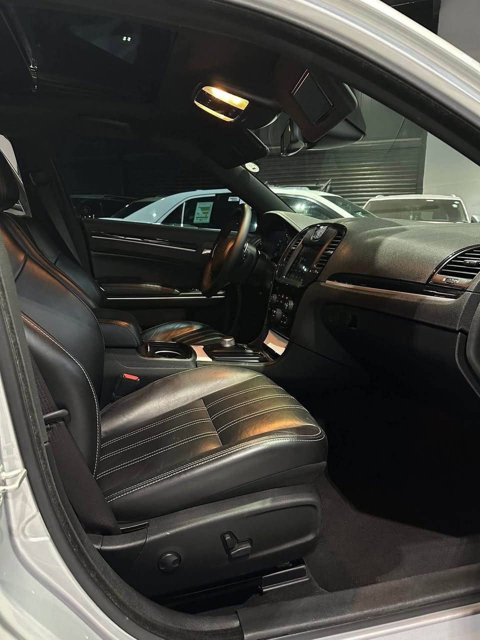 كرايسلر. اوباما 300s
موديل. 2022
محرك. V6. 3.6
ماشية. 70 الف 
كلين تايتل
مواصفات.S بنورما دعامية كبير.حساسات
كلين تايتل

السعر. 315ورقة

شركه ريبوار سالار صالح 
أربيل شارع ١٠٠م أربيل, العراق


**إذا كنت صاحب هذا الإعلان وتريد حذفه لأي سبب، رجاءا أرسل رسالة إلى الدعم الفني**