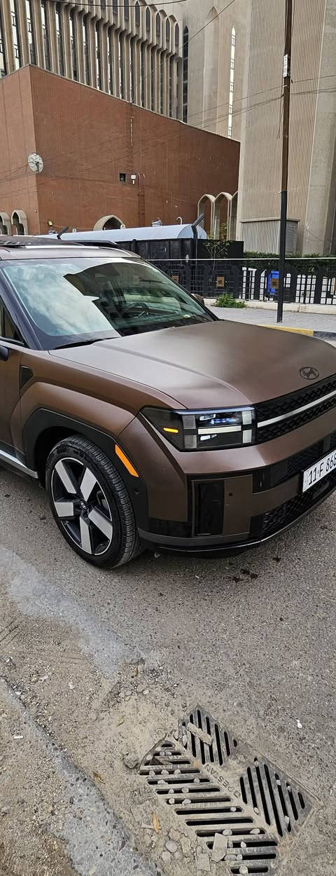 سلام عليكم هونداي سنتافي 2024 ليمتد الشكل الجديد 
وارد أمريكي
‏🟤 اللون: قهوائي  مات طافي 
‏عداد 5000ميل 
‏✨ مواصفات الفئة الفول:

‏✅ محرك 2.5L Turbo
‏✅ كير  8 سرعات 
‏✅ شاشة بانوراما مزدوجة كبيرة 
‏✅ شاحن لاسلكي سريع
‏✅نظام مراقبة انتباه السائق (DMA)
‏✅ كاميرات 360 درجة 
‏✅ 12 سماعة Bose
‏✅ أوتو بارك (ركن ذاتي)
🤎برادات خلفيه 
‏✅ مثبت سرعة ذكي مع رادار
‏✅ نظام المحافظة على المسار
‏✅ تحذير النقطة العمياء
‏✅ تحذير التصادم الأمامي 
‏✅ فتحتين سقف بانوراما
‏✅ كراسي جلد  (تدفئة + تبريد) أمامي وخلفي
‏✅ ذاكرة مقاعد
‏✅ نظام بصمة وتشغيل عن بعد
‏‏✅‏ صندوك خلفي كهربائي ذكي
‏✅ إضاءة LED كاملة في دشبول
‏✅ ويل رياضية قياس كبير 
‏والكثير من المواصفات الي مانذكرت
‏حادثها فقط بنيد صبغ و دعاميه نفس لون مبدله امريكي 
السعر 255
رقم بغداد مشروع وطني تحويل مباشر
مكان السيارة بغداد شارع النضال قرب القصر الأبيض
***********
