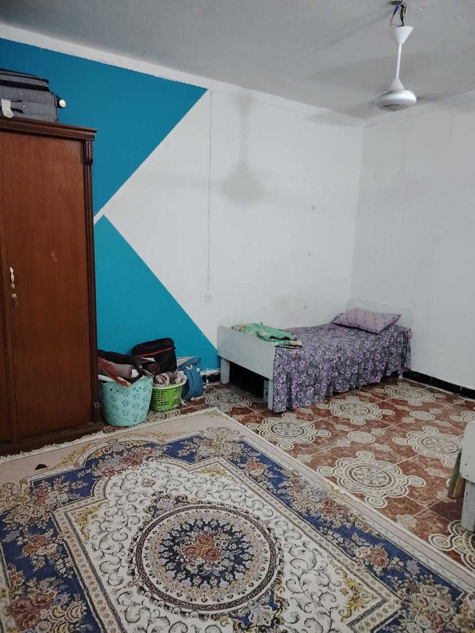 السلام عليكم
بيت للبيع مساحة ٢٠٠ م حي الكوثر مجاور
#سيد_مسلم يحتوي البيت من غرف عدد ٢
براني ٦*٤ + صاله ٧*٤ صحيات عدد٢ مطبخ
علمآ البيت مطلوب ٤٢ مليون للمصرف العقاري من ضمن المبلغ الكلي بس جيب كفيل وتحول مباشر التواصل على الرقم ***********

