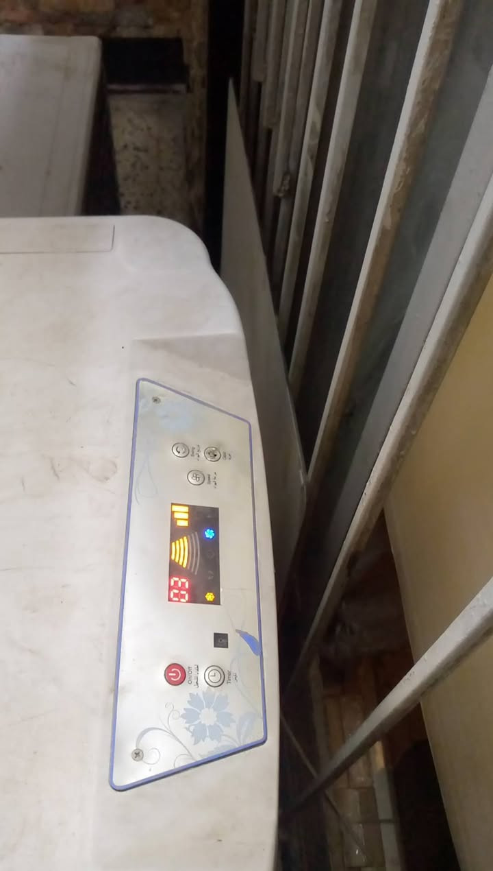 مبرده حجم كبير البيع جديده إستعمال قليل تحكم ريمونت سعر 200الف ابو دشير شارع الوازات***********
