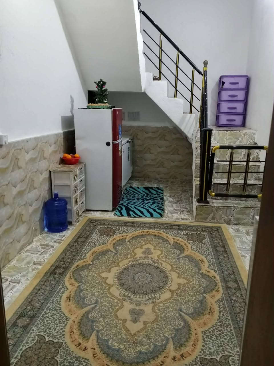 السلام عليكم ،،

#دار سكن طابو زراعي للبيع 

الموقع/ السياسيين الزراعي #ثاني دار عن التبليط

مساحة الدار / ١٥٠ متر (مربع ) ١٠ متر في ١٥ متر 

 بناء حديث طابق واحد يحتوي على استقبال وصالة ومطبخ #وغرفتين نوم وصحيات #بناء طابوك 

السعر/ ٧٥ مليون وبي مجال 

للاستفسار اكثر الاتصال على الأرقام التالية 

📞***********📞***********
