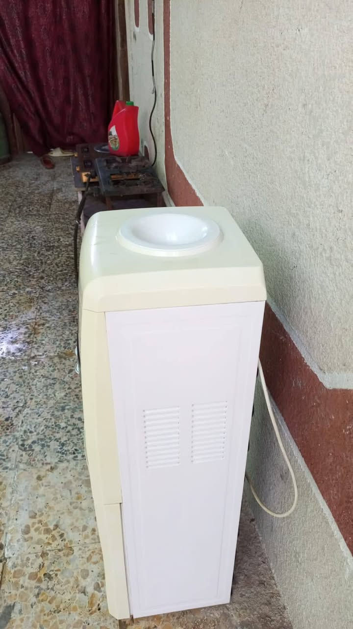 براد للبيع ابو الدبه السعر 60 وبيه مجال العنوان بصره حيانيه دور الشرطه رقم الهاتف ***********
