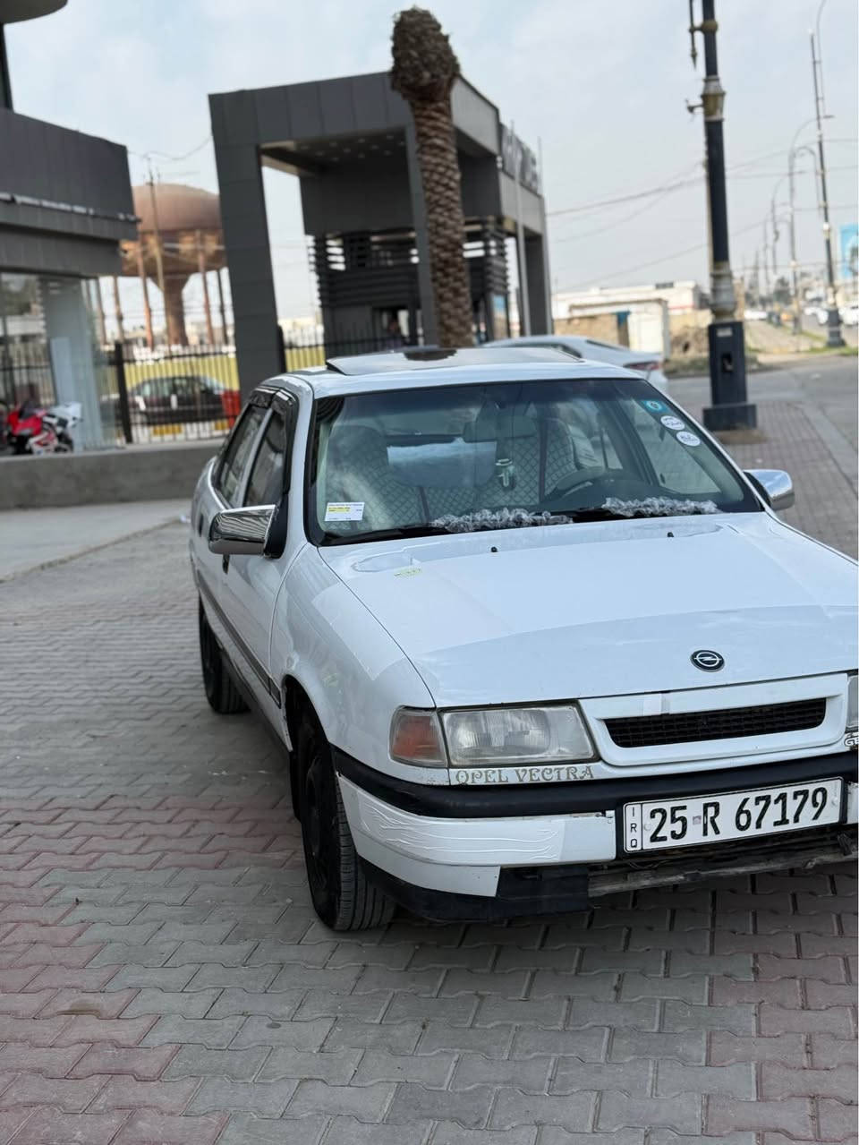 سلام عليكم 
أوبل فكترا موديل 1992 كير محرك بالشرط محرك20 سيارة حيل حلوه وناعمه بلاديه بدون تعمير صدر امامي خلفي جديد تخم تاير جديد باتري جديد كهربائي كلها شغاله من الدعاميه للدعاميه سقف سلايت رقم كركوك سنويه مشروع وطني جديده رقم إنكليزي دفتر بانزين شرط الوكاله والتحويل سيارة مال بيت بدون مصرف للبيع او المراوس حسب القناعه سعرها 40$ بيها مجال للطيبين اي استفسار خاص او اتصال *********** كركوك, العراق
