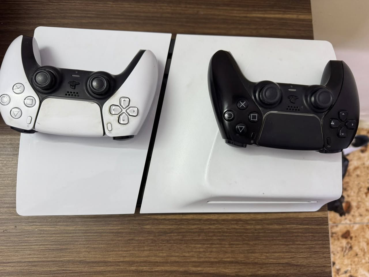 السلام عليكم ps5 slim للبيع البلي جديد ماصارلي سنه من اشتريته ونظيف جداً ووياه يدتين و ٤ اقراص 
السعر 800
مكاني بغداد وماعندي توصيل


**إذا كنت صاحب هذا الإعلان وتريد حذفه لأي سبب، رجاءا أرسل رسالة إلى الدعم الفني**