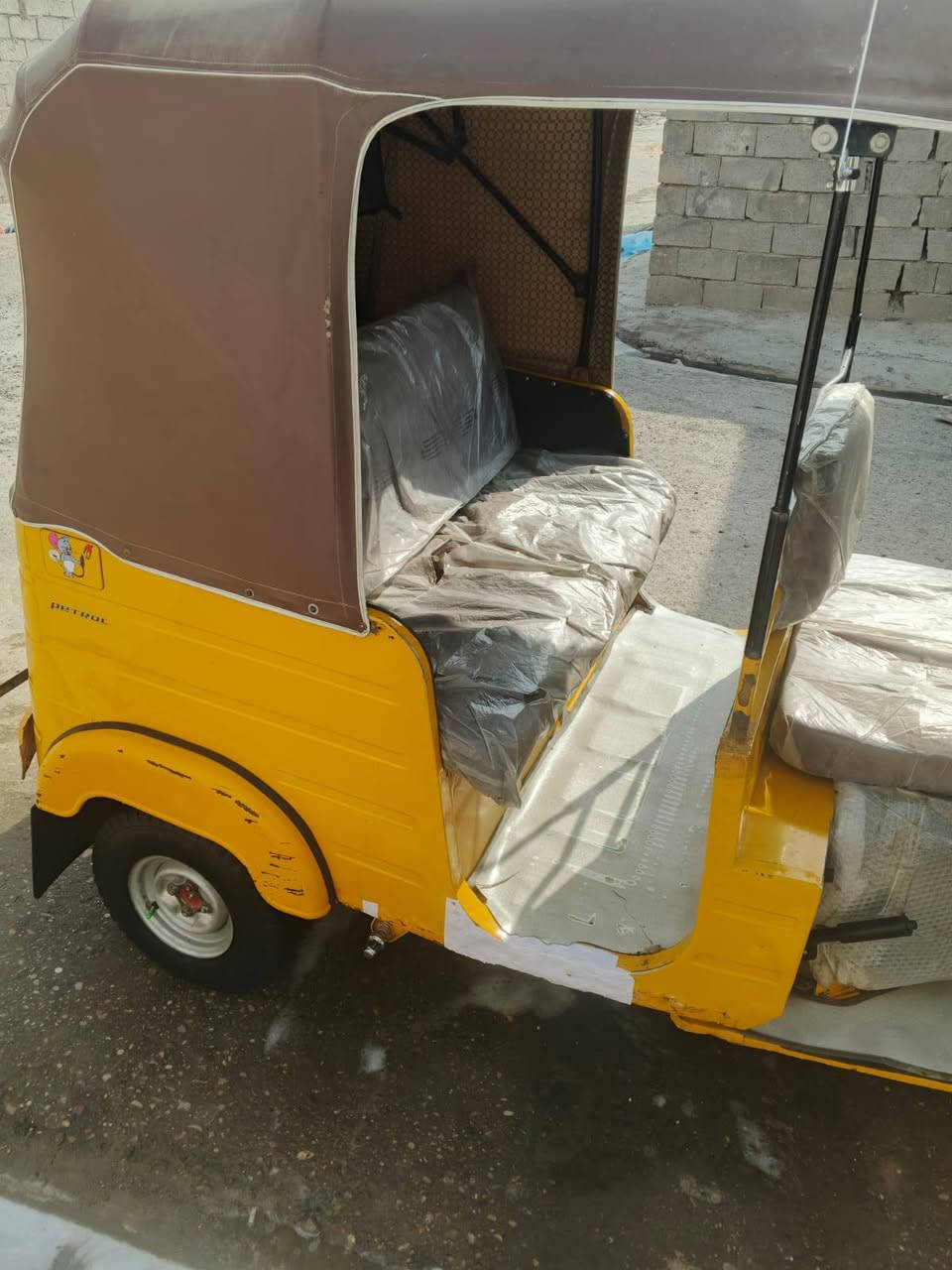 اسلام عليكم تكتك موديل 19شهر 12مكينه مكفوله وكشر رقم تكتك بسمي تحويل ثاني يوم العنوان بغداد السعر 6و700وبيه مجال اتصل ***********
