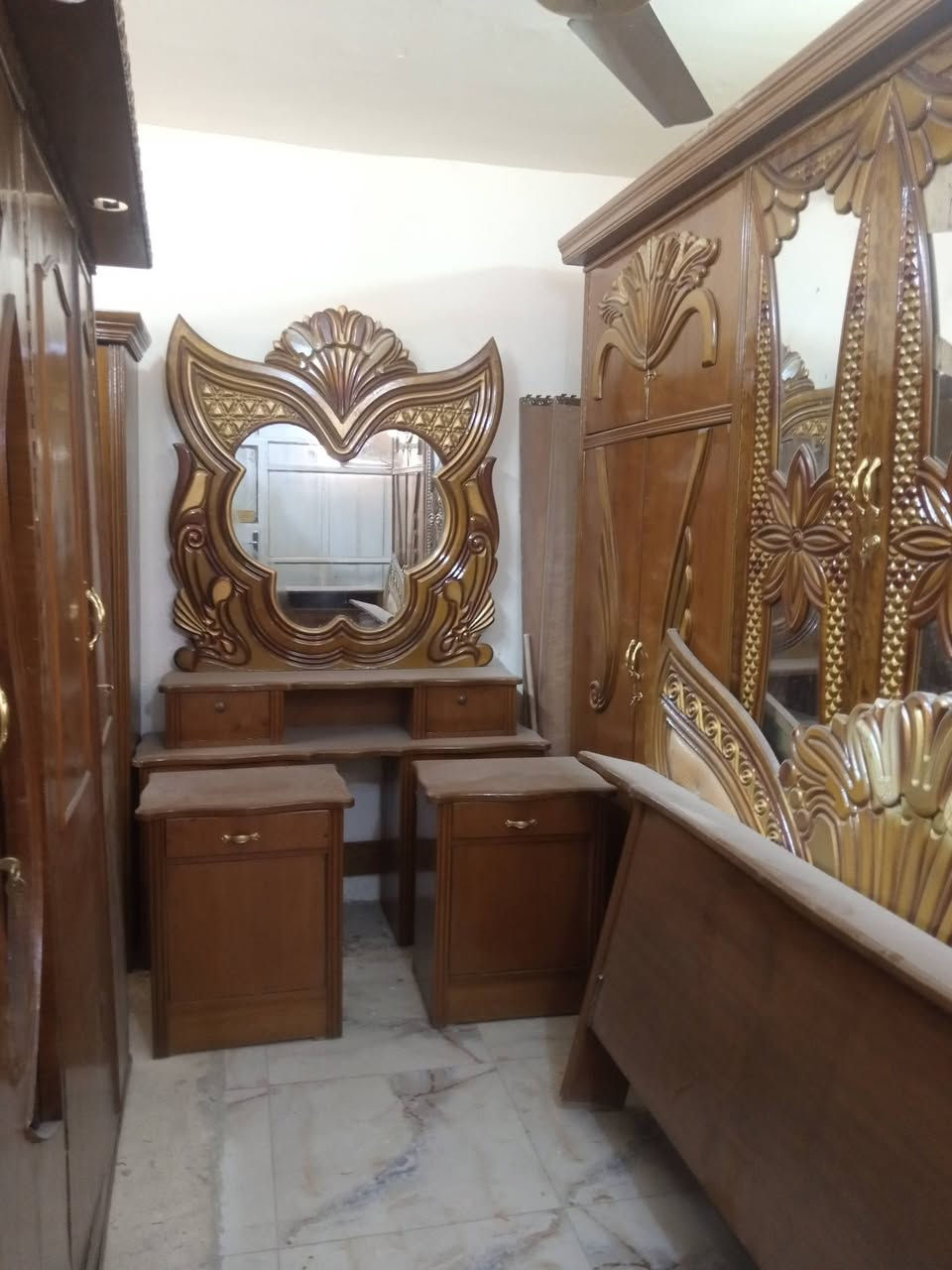 معرض للمزاد والاثاث سعد الشمري  اليور عدنا  كاونترات  مستخدم وجديد  ونص تخم  والديوان عشرة قنفات بوفيه مستخدمه طبلات عدد الثالثة وعدنا كاونترات متر ونص هو سنك الغرفة  نوم كامله وكنتور خمس بيبان زاويات  بنكات 
ثقافيه جديدة طباخات مستخدم جديد
اليحب يزورنا العنواننا السبع البور منطقة الف 
 
للاستفسار على الارقام التاليه

***********  /  ***********
