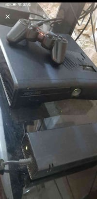 اكس بوكس مع يدتين سعرها 100الف بيها مجال بسيط اتصل علي رقم غير متواجد ...