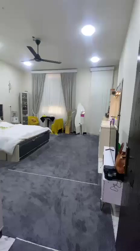 السلام عليكم 
شقه للايجار 
مناوي الجم 
فوك بيت 
غير موثث
درج معزول 
غرفتين وصاله ومطبخ وصحيات نضيفه فول 
يجاره قفل شامل جور الماي والكهرباء 500


**إذا كنت صاحب هذا الإعلان وتريد حذفه لأي سبب، رجاءا أرسل رسالة إلى الدعم الفني**