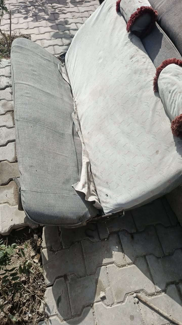 لبيع كشنات سياحي مال كيابسته واحد عكس سايق واحد خلفي دفتري سعر الواحد 35 مكاني ديالى بعقوبه ***********
