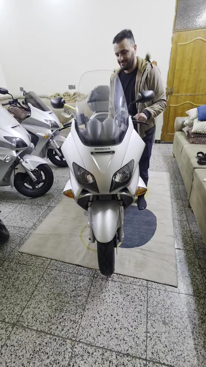 يا الله 2/21
تم البيع بلخير والعافيه ع اخذها 
موفق اخي قطعه بلكارتون 
بغداد صليخ ابو حسين ***********
