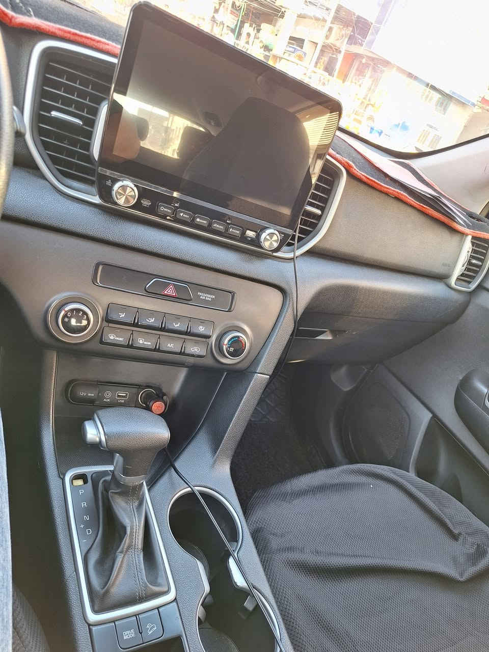 السلام عليكم للبيع سبورتج م ٢٠١٨ سيارة وارد أمريكي محرك 2.4 سياره بسمي تحويل مباشر
رقم بغداد دولي 
مكان السيارة بغداد 
كامره +شاشه 
ماشيه ٧٨ الف 
حادث جاملغ وبنيد وصندوك صبغ فقط وبيه نص باب صبغ 
السعر ١٤٢ وبيه مجال 
للتواصل ***********
