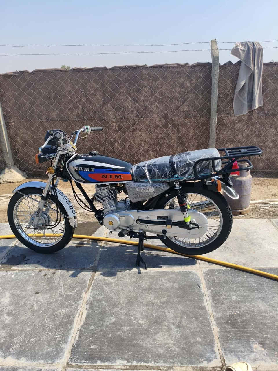 السلام عليكم دراجه للبيع مكفوله محرك برغي ما مفتوح العنوان ديوانيه ناحيه السومر هذا رقمي ***********
