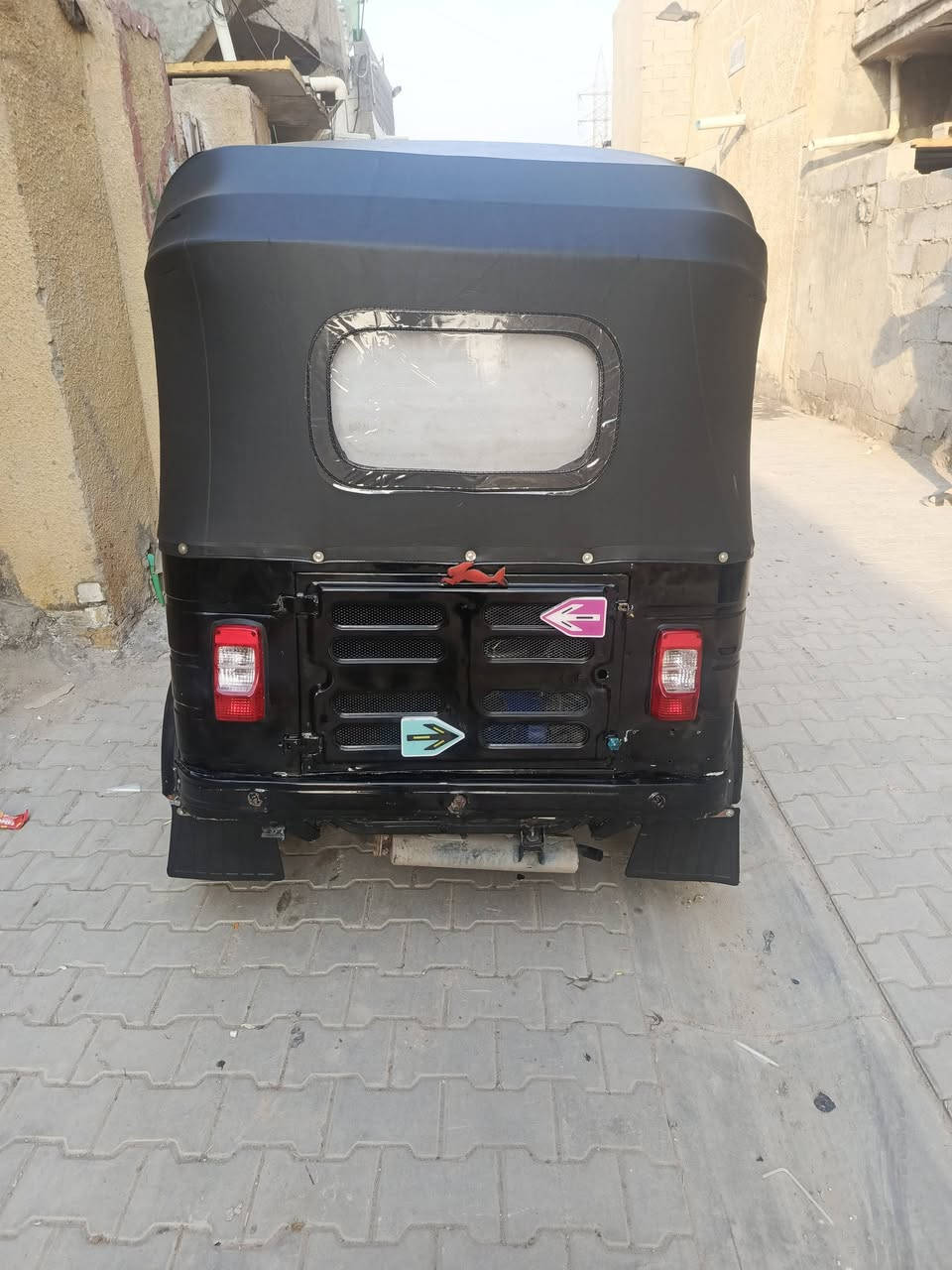 السلام عليكم تكتك موديل 18 شهر 3 وراق سبعه كاملات  وراق مصطفى بكان بغداد  حي نصر مصبوغه صبغ عام رقم هاتف ***********
