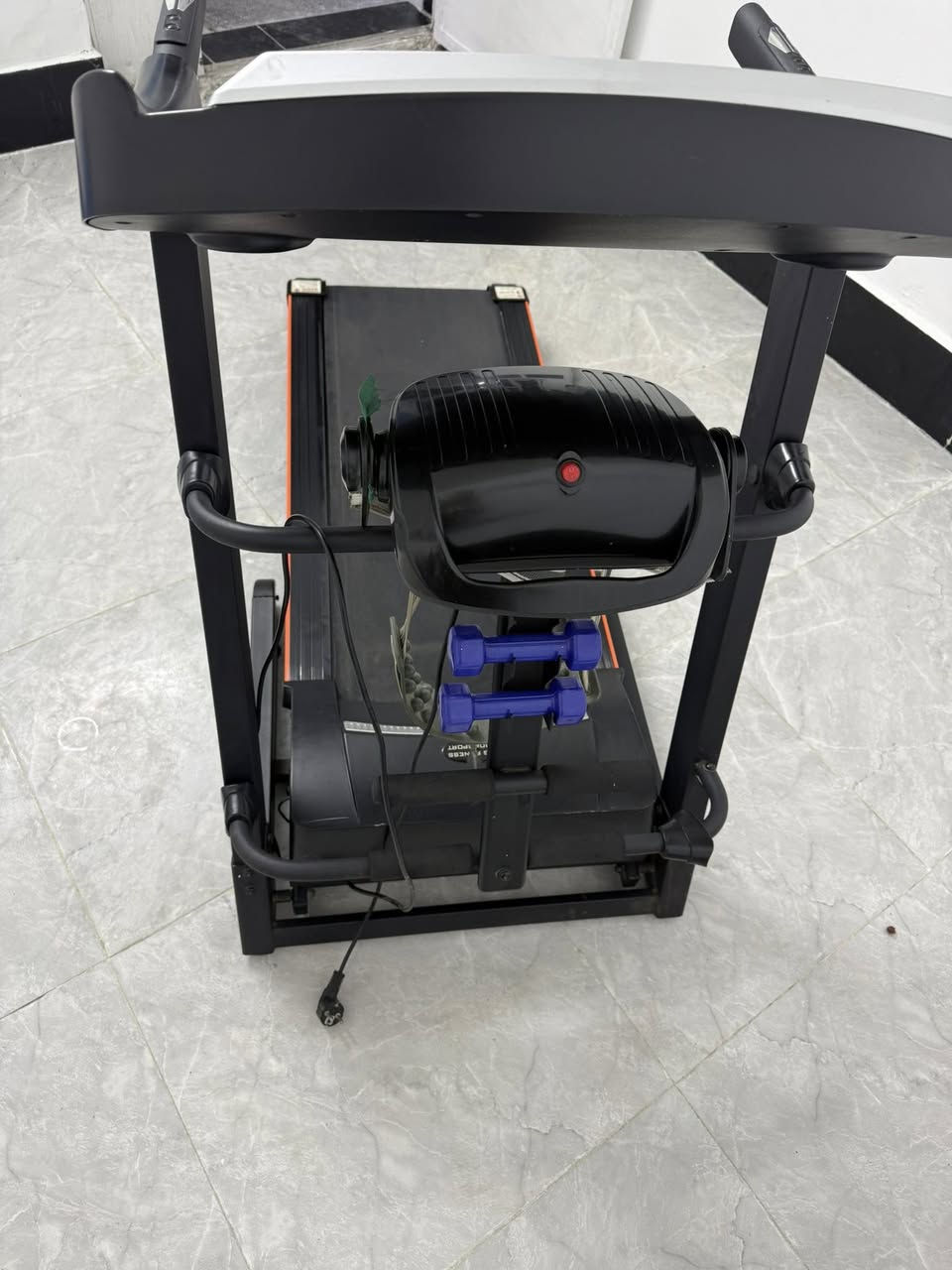 جهاز جري جبلي دبل ماطور يتحمل وزن 150كلش نضيف أخو الجديد فول مواصفات 
وبيه جهاز رجاج لتكسير الشحوم(البطن  او  الرداف)
مفتاح الأمان  والتشغيل 
شاشه 
سرعته 160 
مانع صدمات 
تحديد الجهد ونبضلت القلب
الوقت 
السرعة 
المسافة  المقطوعة 
 والاواكس mp3
 هواي بي شغلات  
250 وبي مجال بصيط


**إذا كنت صاحب هذا الإعلان وتريد حذفه لأي سبب، رجاءا أرسل رسالة إلى الدعم الفني**