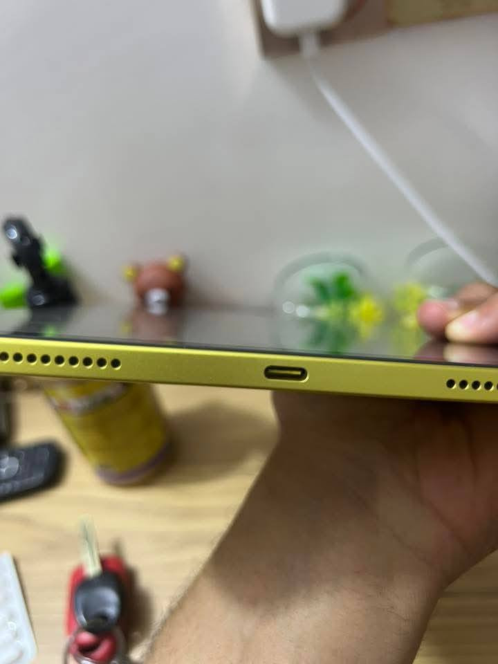 السلام عليكم
ايباد 11 
A16
جهاز جديد مستخدم قليل بطاريته 100 ذاكره 128 
مكاني بغداد نهاية حي اور 
بيع فقط وماعندي توصيل سعره 425 وبي مجال 
***********
