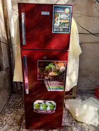 ثلاجة حجم وسط نظيفة كلش مداخلة تصليح تجميد وبرودة فول ماركة نوال السعر...