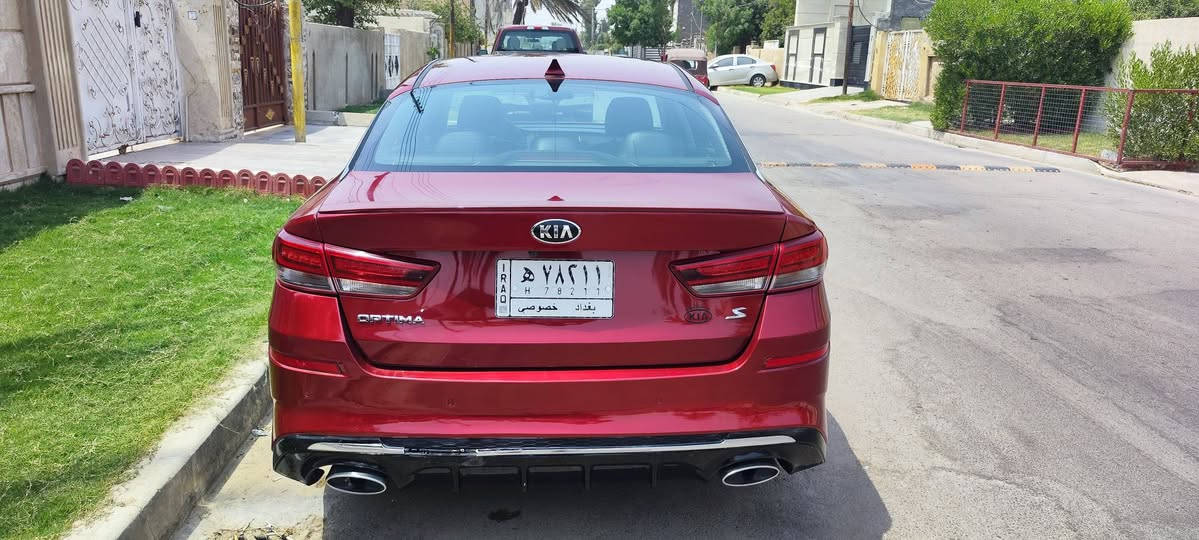 السلام عليكم
Kia Optima S 2019

وارد امريكي 

حادثها چاملغ السايق مصلح بدون ايرباگ

صور الحادث مرفقه

لون السياره ماروني

المواصفات 

1) كاميرا خلفيه

2) مكينه 2,400 GDI

3) شاشه كبيره Android Auto و Apple Car Play

4) رادار امامي و خلفي و جانبي

5) حساس خلفي 

6) تحديد مسار 

7) مثبت سرعه 

8) كشنات جلد و مخمل

9) كشن السائق كهرباء

10) تحكم بالستيرن

11) اشاير بالمري

12) نقطه عمياء

13) لد امامي و خلفي

14) حساس اطارات

15) ثلاث وضعيات قياده ايكو و عادي و سبورت

رقمها بغداد

السياره ماشيه 77 الف ميل قابل للزياده 

السعر 14500 دولار و بي مجال بسيط 

للتواصل وتساب ***********
