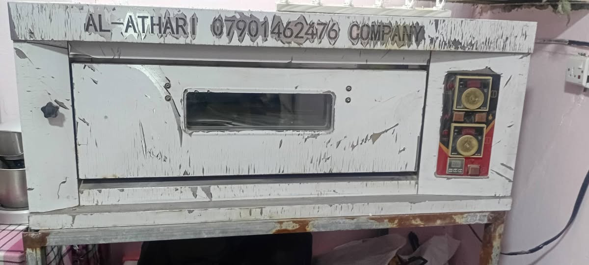 فرن بيتزا طابق واحد جديد ممستخدم للبيع السعر ٧٥٠ وبي مجال
***********
