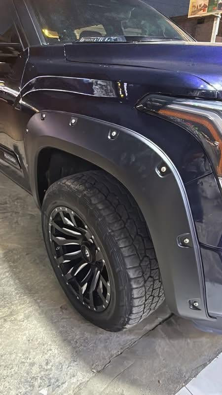 متوفر
فندرات 
Toyota tundra الشكل الجديد 
موديل 22-23-24-25
📍عنواننا/ بغداد الشعب حي عدن 
التوصيل متوفر لكل العراق 
***********
