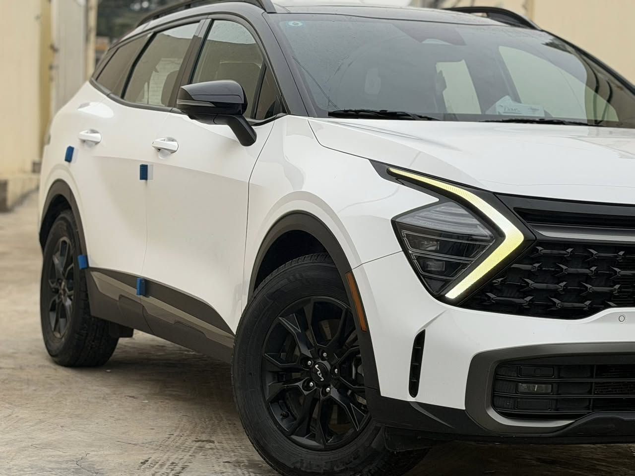 سبورتج موديل 2023 فئه برستيج محرك 2500 اعله فئه بل برستيج حادث فقط قبق جنطه موضح بصور 
***********
***********
سعر (235 ) سياره مرقم بسمي ثاني يوم تحويل رقم بغداد جديد نكليزي

المواصفات
1بانوراما
2 بصمه ابواب وتشغيل وصندوق
3 جنطه كهرباء
4 شاشه كبيره ايباد عل طول دشبول 
5لدات نهاري هيلوجين
6كراسي جلد
7كراسي كهرباء 
8تحكمات فول 
9مرايه داخليه عاكسه للضوء وبيها بوصله
10 ترحيب عند الاقتراب
11شاحن واير ليس
12هند بريك بصمه
13اوتو هولد
14 كامرا دوراه
15تدفئه كشنات
16حساس خلفي
17 انضمة قيادة سبورت ايكو نورمل
18 ستيرن تدفئه 
19كشنات كلهن مخارج شحن
20 سستم صوت 
21 محرك 2500
22 جي بي اس 
23 تبريد قطعتين ثلج منفصل
24 حساس لايت واطارات
25شاشه صغيره لعرض لعطلات
26 تبريد شاشه لمس 
27ويل كب 19 مع تخم تاير مشلن
28رادار امامي وكاميرا تحديد مسار
29 رادارات خلفيه نقطه عمياء
30  اشاير مري
31فور ويل 4x4
32 تشغيل عن بعد

وبعد هواي مواصفات ماتحضرتي وبل عافيه عل مشتري واسف عل اطاله اضن كلشي واضح وكلشي مكتوب
